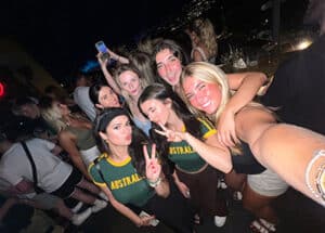 Sarah work and travel australien Utekväll för Working holiday-arbetare i Australien