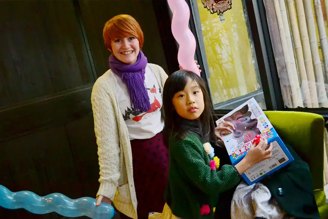 anixi au pair i kina